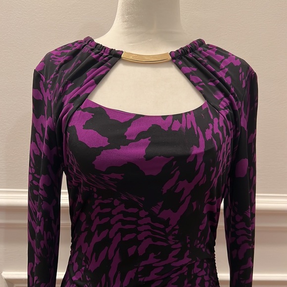 Caché Purple and Black Ruched Bodycon Long Sleeved Dress Size 6 Gold Neckline - Picture 2 of 10